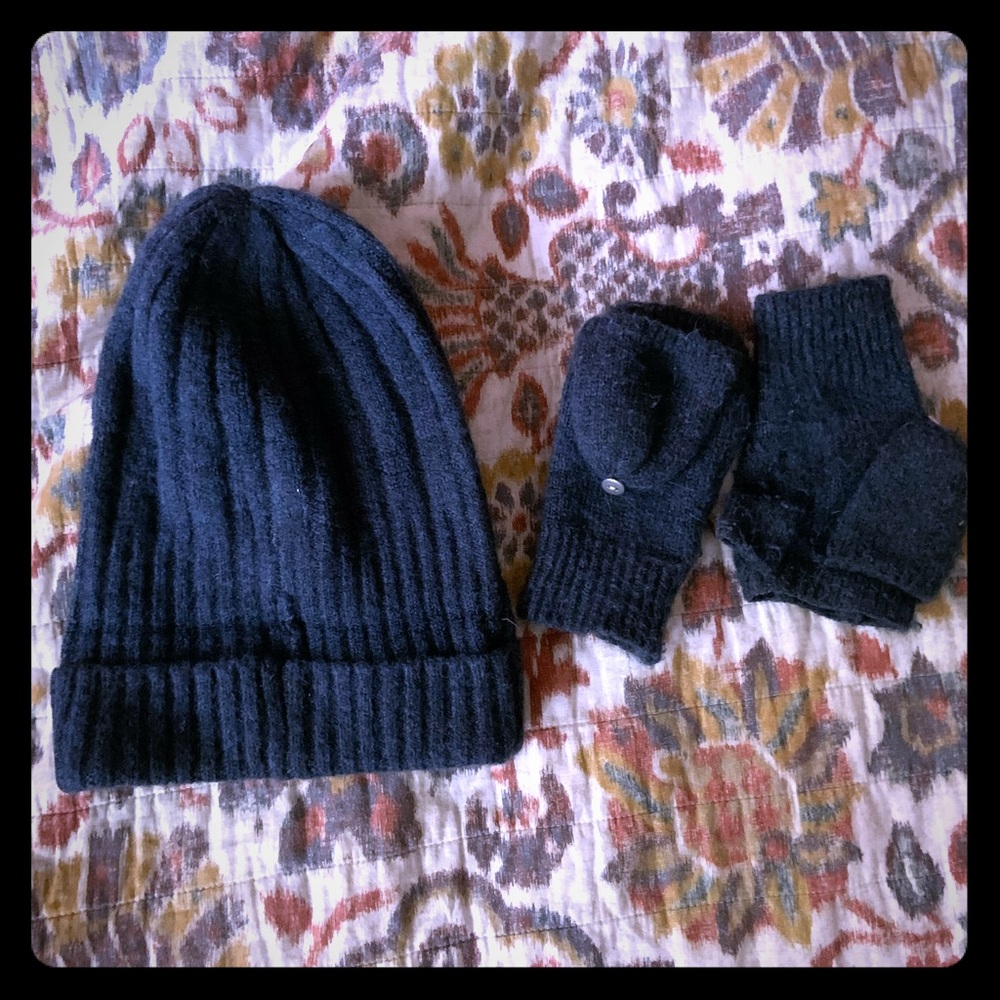 Beanie with button mittens set